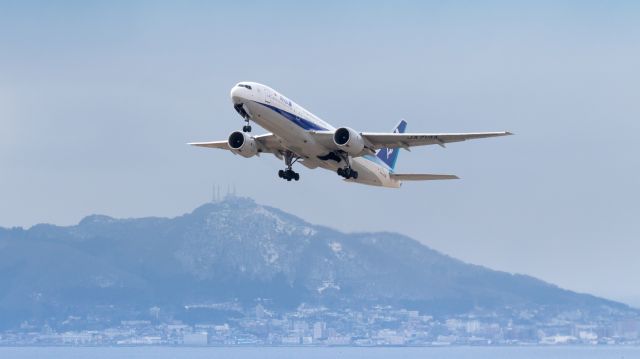 Boeing 777-200 (JA713A) - All Nippon Airways / Boeing 777-281br /Mar.13.2016 Hakodate Airport [HKD/RJCH] JAPAN