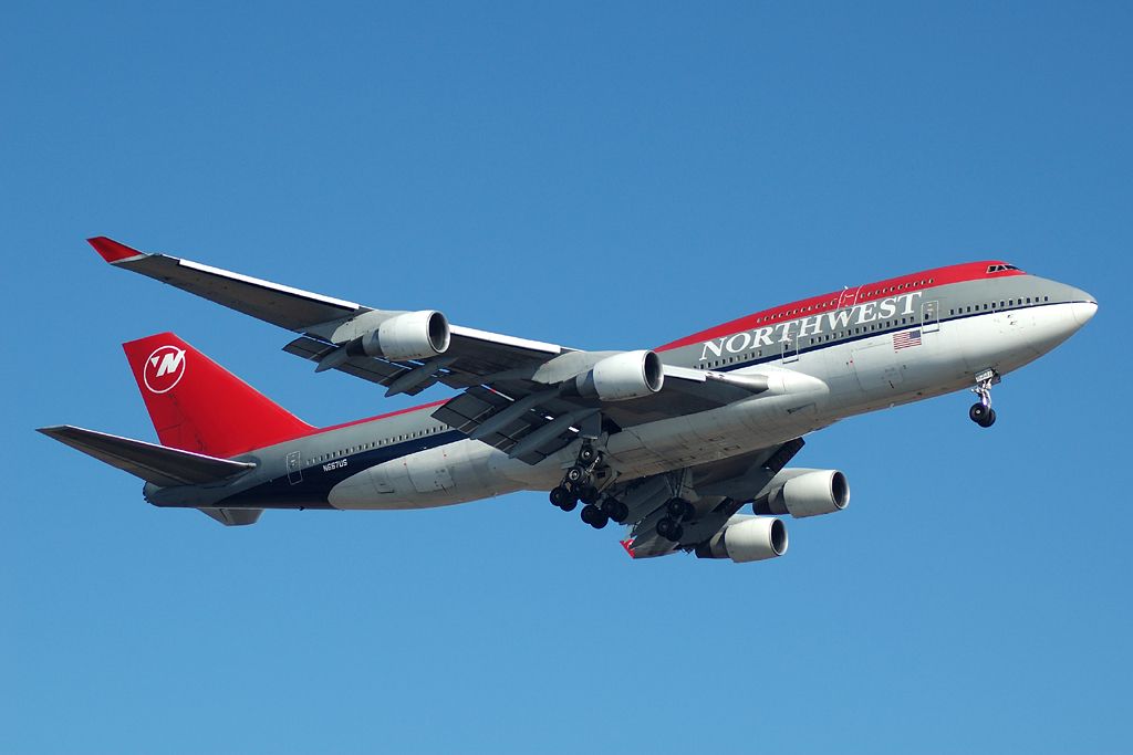 Boeing 747-400 (N667US)