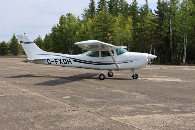 Cessna Skylane (C-FXDH) - C-FXDH Cessna Skylane RG 182-R RVA à CSQ4 Aéroport de Casey  QC. le 02-09-2023 à 11:15