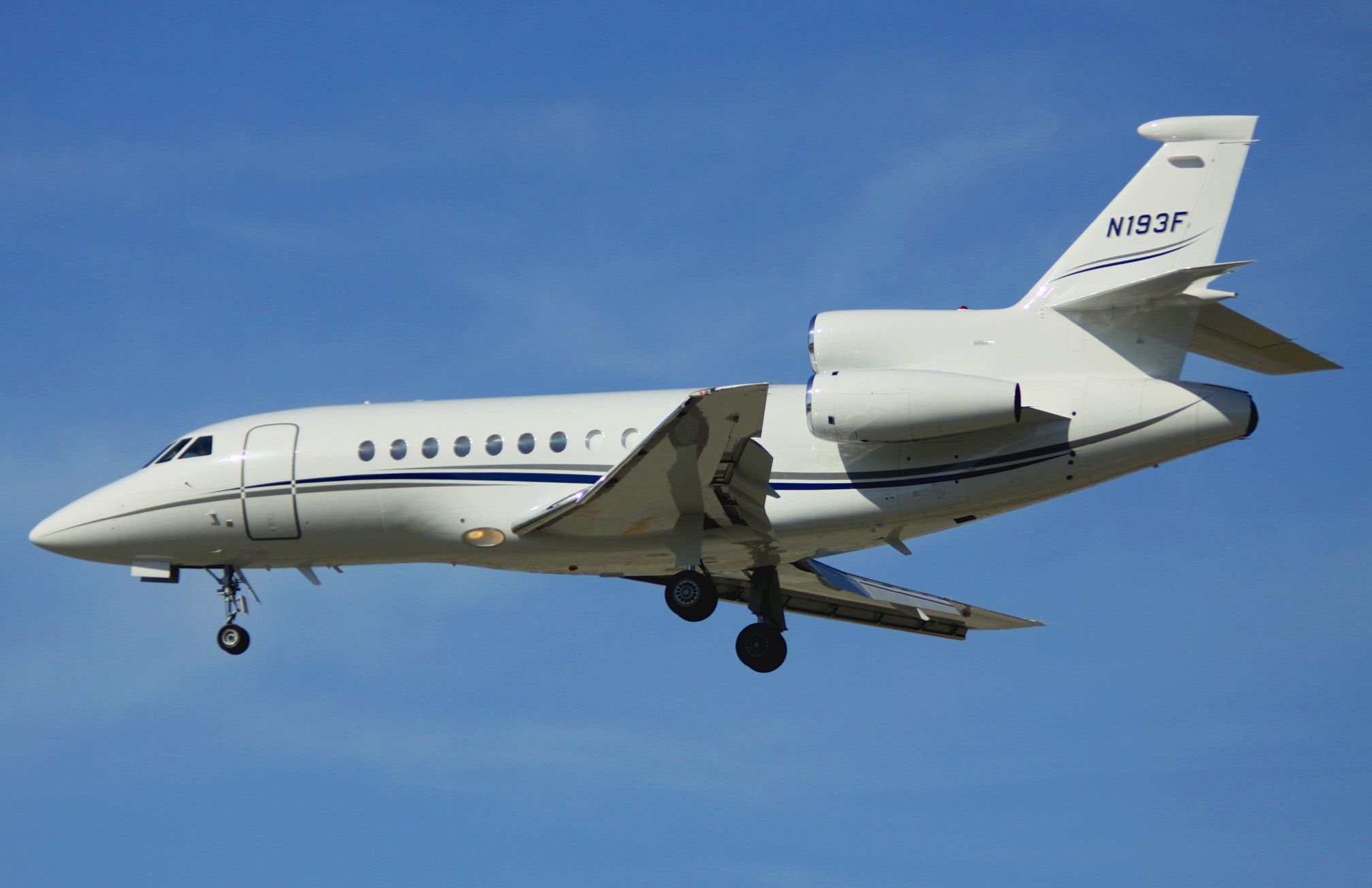 Dassault Falcon 900 (N193F) - Landing 30L, 05-06-2012