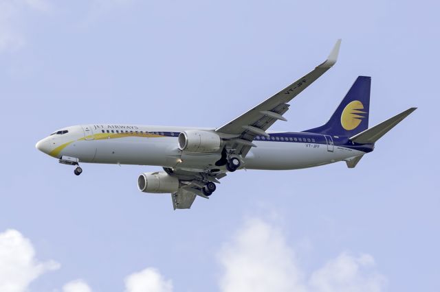 Boeing 737-700 (VT-JFF)