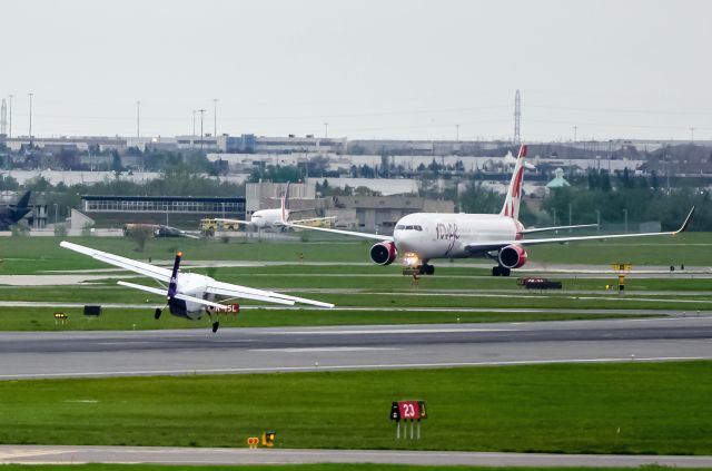 Cessna Caravan (C-FEXB) - FedEx C-FEXB Cessna 208 Caravan land in a stunning way.