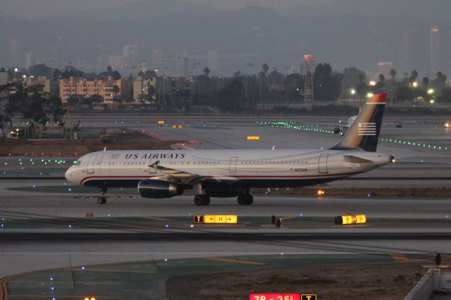 Airbus A321 (N551UW)