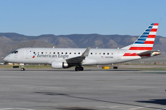 Embraer 175 (N263NN)