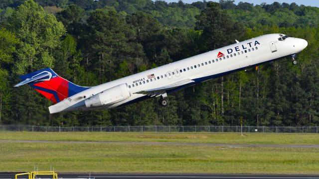 Boeing 717-200 (N991AT) - Delta Airlines Boeing 717-200 (N991AT) departs KRDU Rwy 23L on 04/10/2020 at 5:57 pm.