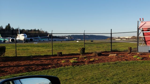 Boeing 737 MAX 9 (N934AK) - Preparing for the taxi runup test.