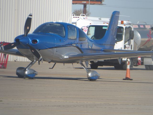 Cirrus SR-22 (N39CD)