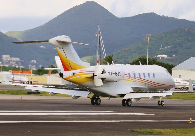 Bombardier Challenger 300 (VP-BJT)