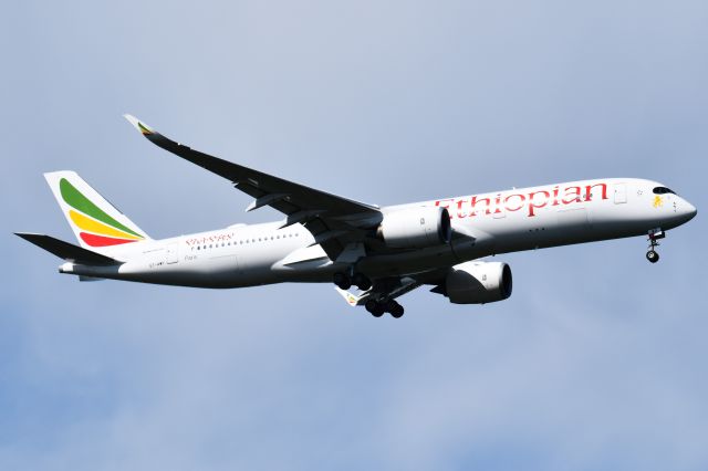 Airbus A350-900 (ET-AWP)