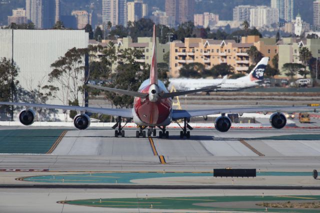 Boeing 747-400 (VH-OEF)