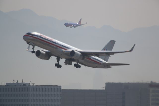 Boeing 757-200 —
