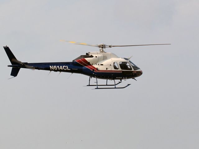 Eurocopter AS-350 AStar (N614CL)