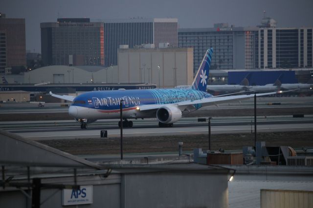 Boeing 787-9 Dreamliner (F-ONUI)