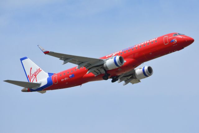 Embraer ERJ-190 (VH-ZPJ) - Getting airborne off runway 23 and heading back to Melbourne. Thursday 13th March 2014.