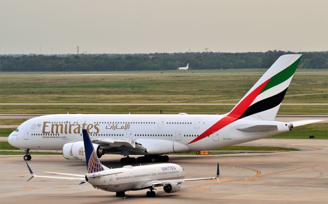 Airbus A380-800 (A6-EUJ)