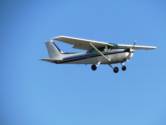 Cessna Cutlass RG (N52364) - Landing RWY 20L