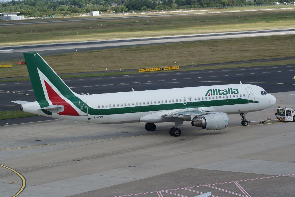Airbus A320 (EI-EIC) - Alitalia A320-216 cn4520 lsd APF (EI-EIC)