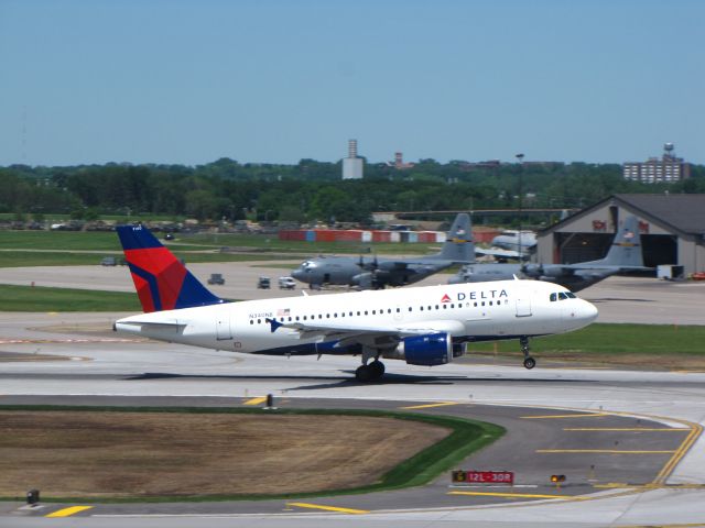 Airbus A319 (N340NB)