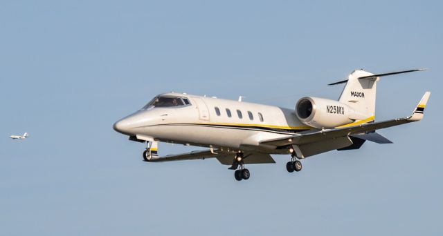 Learjet 60 —