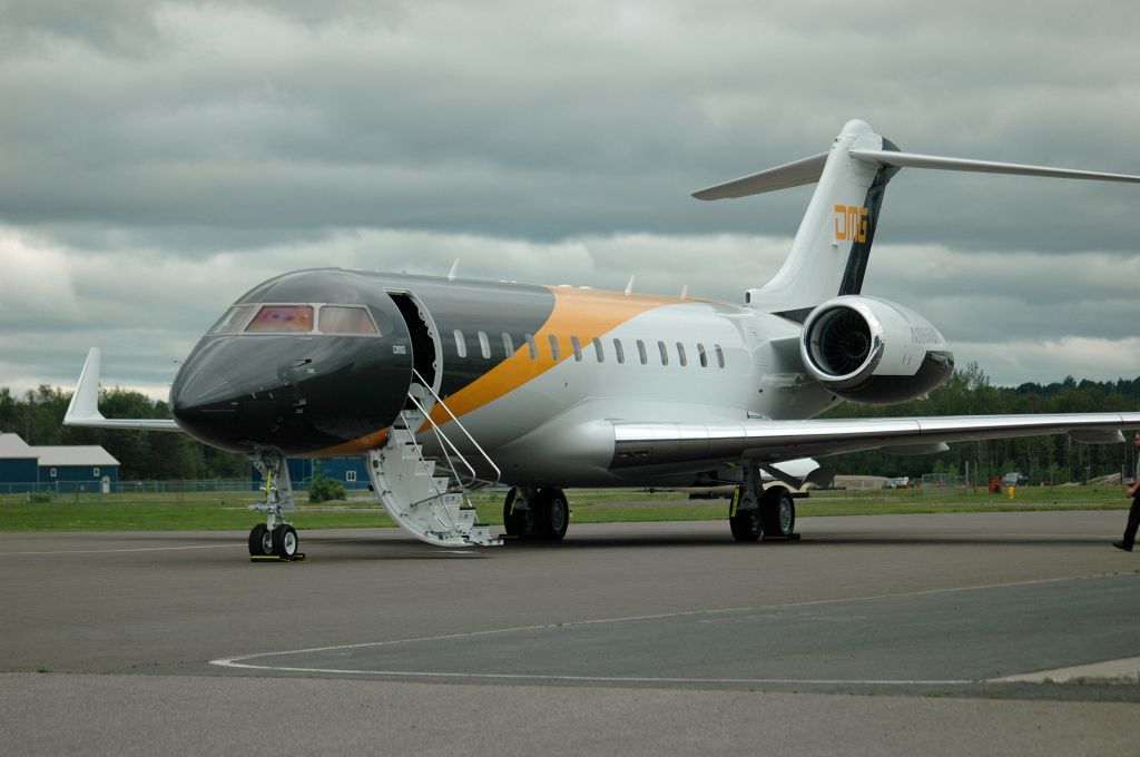 Bombardier Global Express (N866WB) - Bombardier BD-70-1A10 Global 6000 at CYPQ/YPQ on July 25, 2017