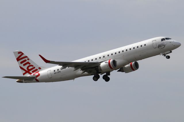 Embraer ERJ-190 (VH-ZPR)