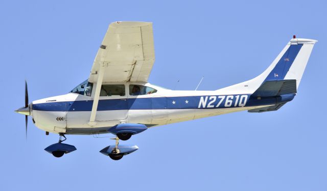 Cessna Skylane (N2761Q) - Airventure 2017