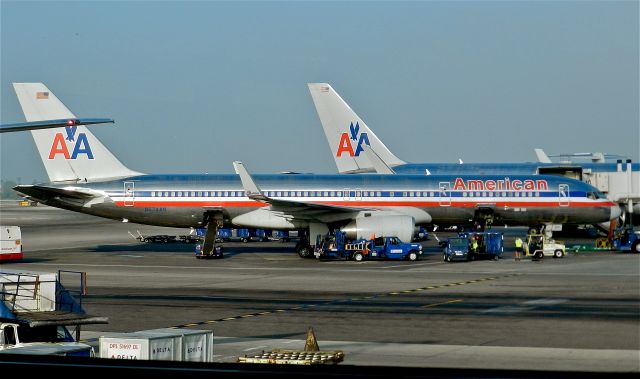 Boeing 757-200 (N674AN)