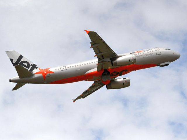 Airbus A320 (VH-VQW) - Getting airborne off runway 23. Friday 5th October 2012.