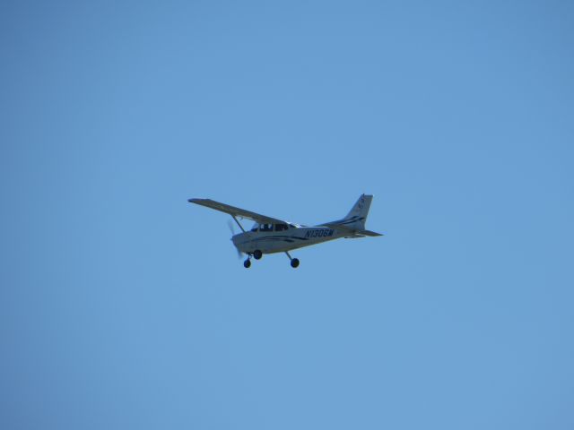 Cessna Skyhawk (N1306M)