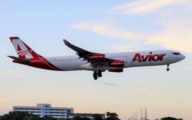 Airbus A340-300 (YV-3292)