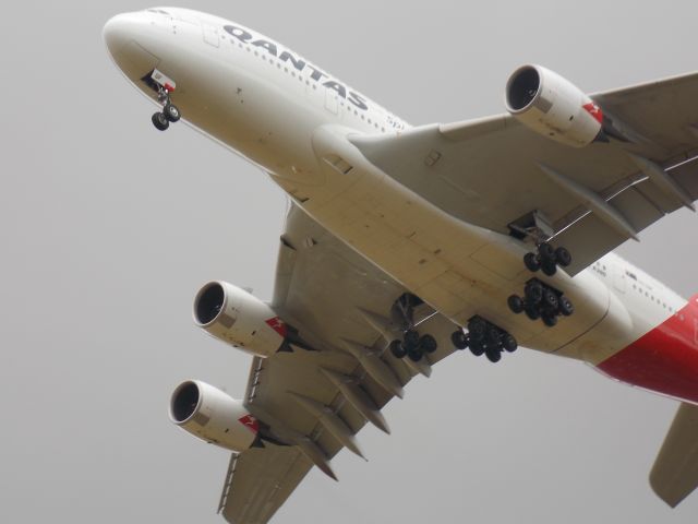 Airbus A380-800 (VH-OQA) - Touchdown in LHR