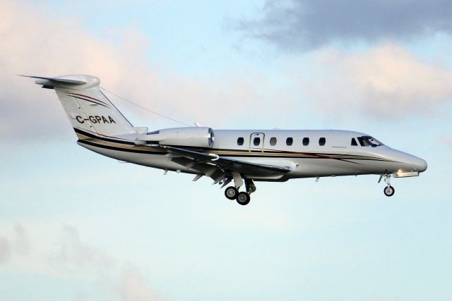 Cessna Citation III (C-GPAA) - Private Air Citation III on short finals for rwy 18R on 16-Oct-22 arriving from CYXU as FSY420.