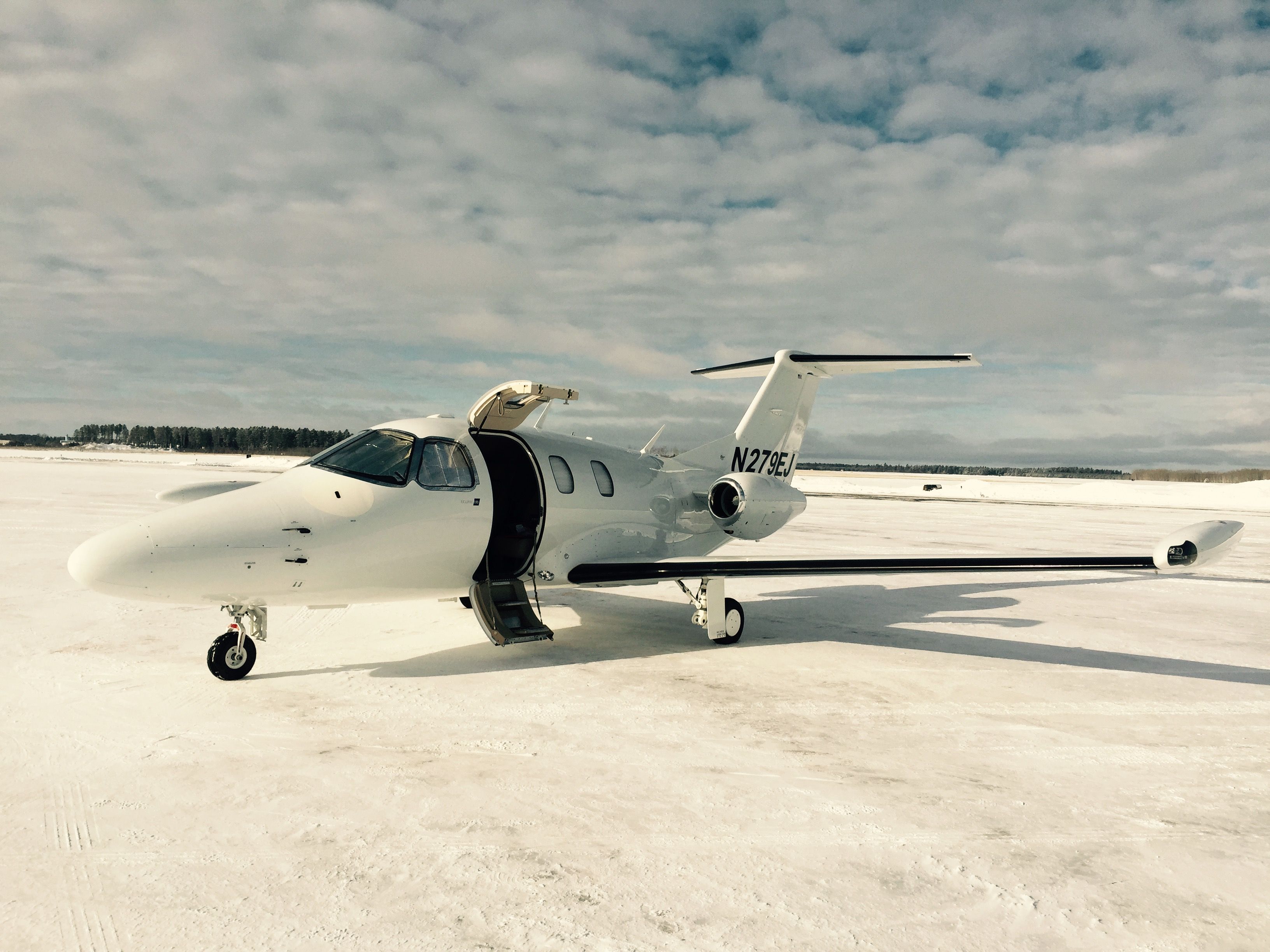 Eclipse 500 (N279EJ)