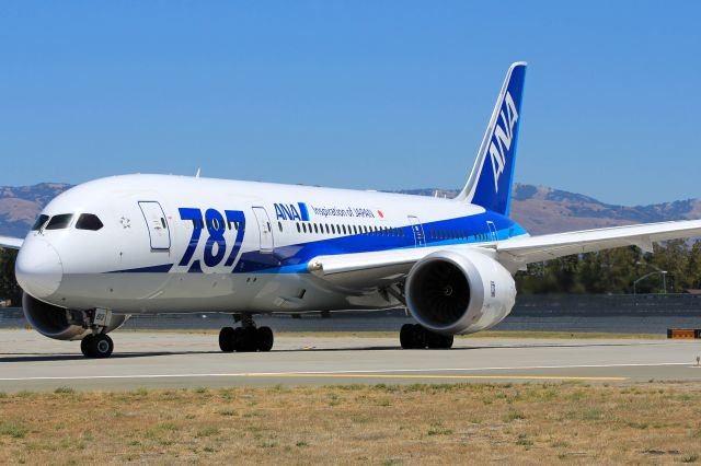 Boeing 787-8 (JA813A)