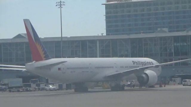 BOEING 777-300ER (RP-C7778) - First time for me catching a Philippine Airlines Boeing 777-300ER!