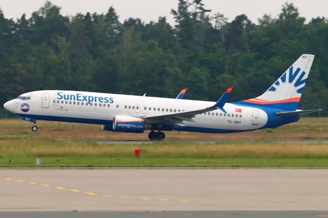 Boeing 737-800 (TC-SNT)