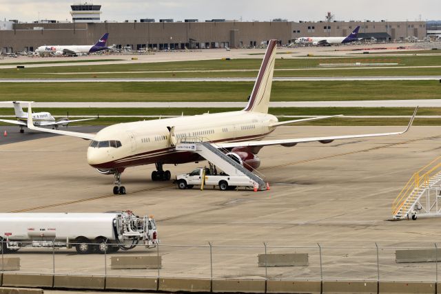 Boeing 757-200 (N770BB) - 04-08-22