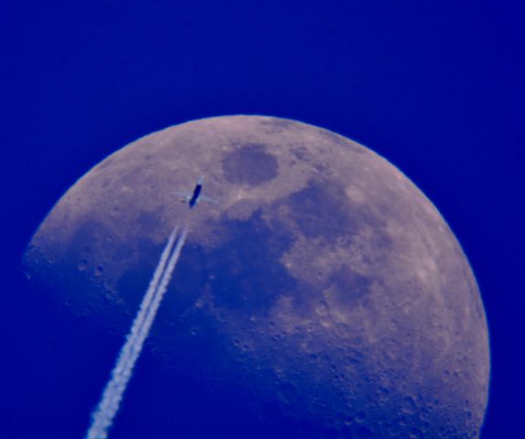 — — - Embraer Legacy 600 south of Cleveland tracking west 41,000 ft. 05-03-17