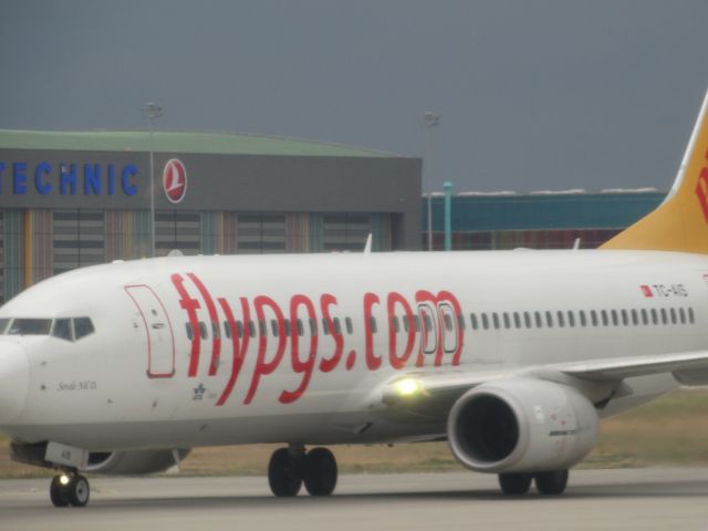 Boeing 737-800 (TC-AIS)