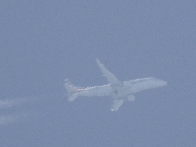 Embraer 175 (N252NN)