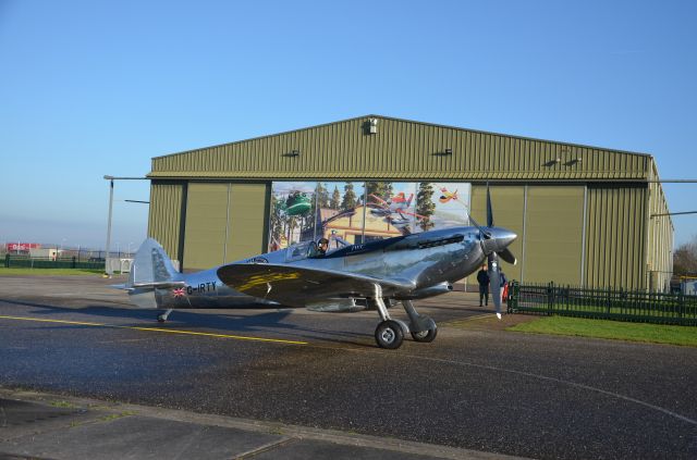 SUPERMARINE Spitfire (G-IRTY)