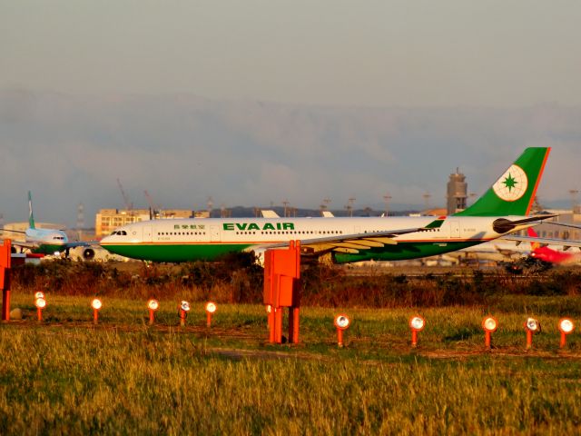 Airbus A330-200 (B-16308)