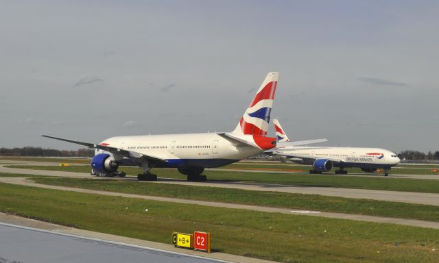 Boeing 777-200 (G-ZZZB) - British Airways Boeing 777-236 G-ZZZB in Heathrow