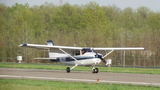 Cessna Skyhawk (N828Y)