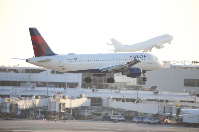 Airbus A320 (N321US)