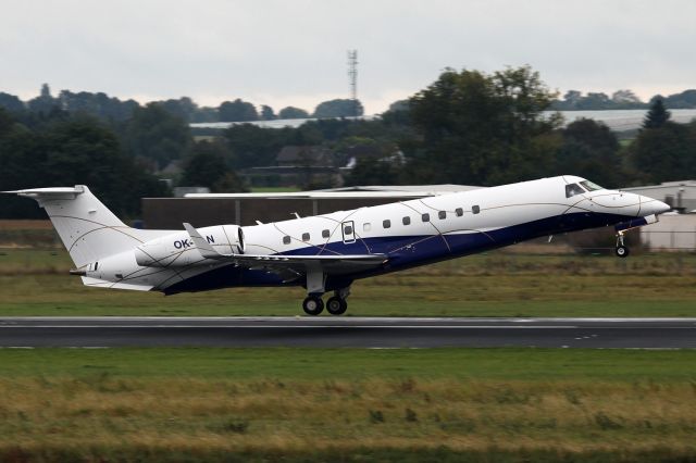 Embraer ERJ-135 (OK-SLN)