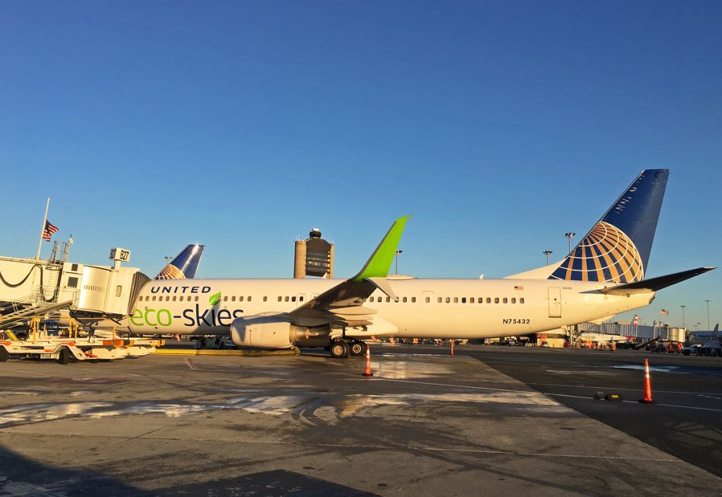 Boeing 737-900 (N75432) - UAL eco skies special livery 12/7/18