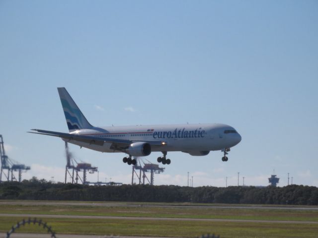 BOEING 767-300 (CS-TKR)
