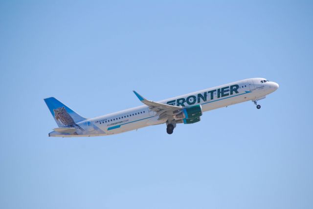 Airbus A321 (N705FR) - 3/4/2016: Frontier 2015 Airbus A321-211 "Ferndale the Pygmy Owl" departing Runway 33L at KIAH. "Ferndale the Pygmy Owl" was delivered to Frontier on December 11, 2015. The font of Frontier on the fuselage reminds me of the New York Jets logo. 