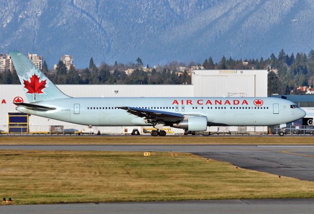 BOEING 767-300 (C-GHPE) - One of the two "pineapples" (from Hawaiian Airlines) recently added to the fleet.